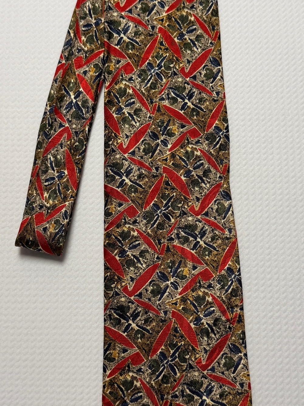 VTG Bachrach Silk Tie Made In Italy Abstract Geo Leaf Print Red Green